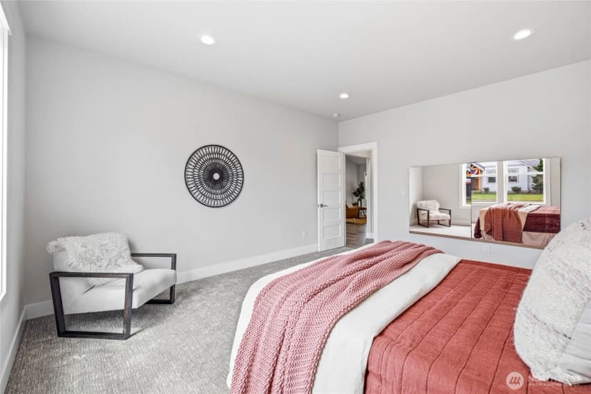 Property photo for 1725 Aaron Drive, Lynden photo 14