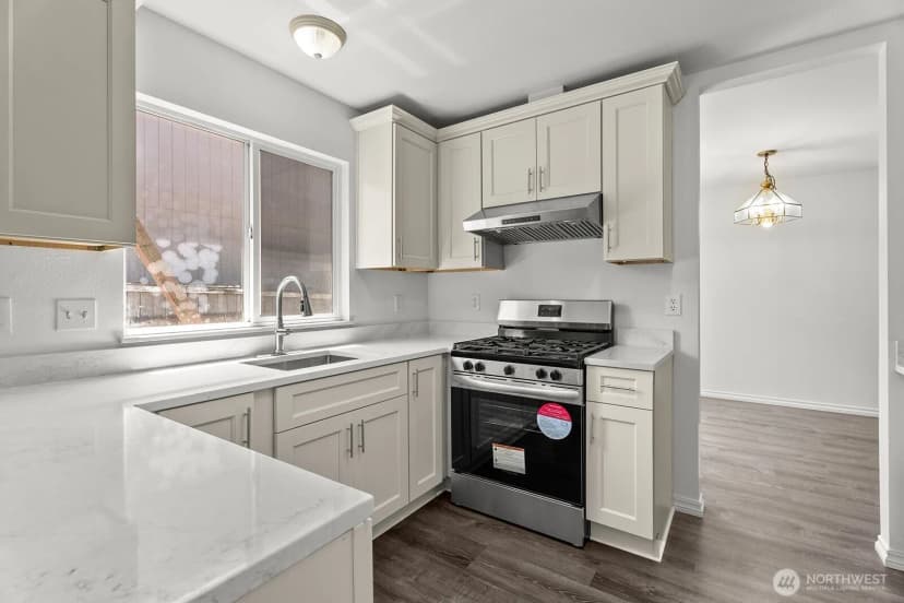 Property photo for 2707 S 268th Place, Kent photo 12