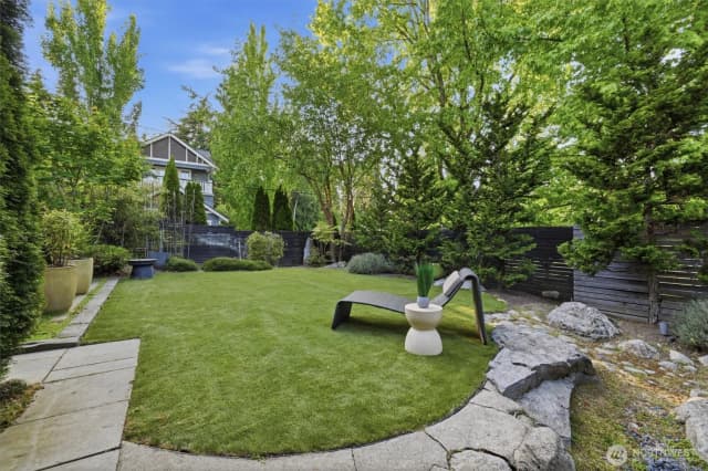 Property photo for 1533 38th Avenue E, Seattle photo 4