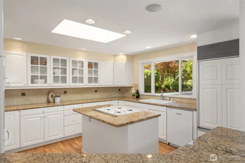 Property photo for 10710 Ne 190th Street, Bothell photo 14