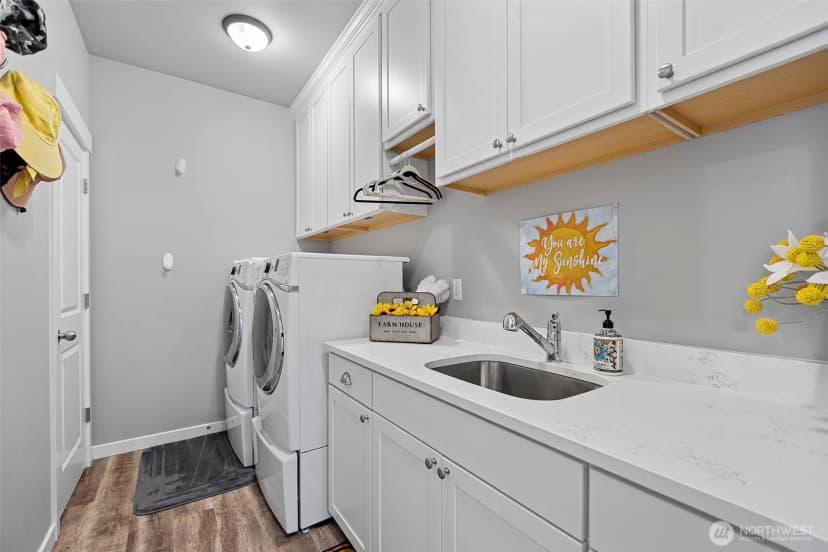 Property photo for 1720 River Walk Lane, Burlington photo 13