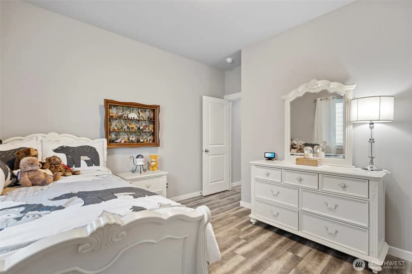 Property photo for 1720 River Walk Lane, Burlington photo 12