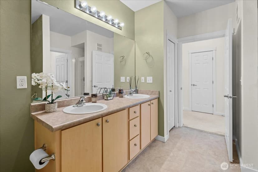 Property photo for 13301 Se 79th Place #c311, Newcastle photo 26