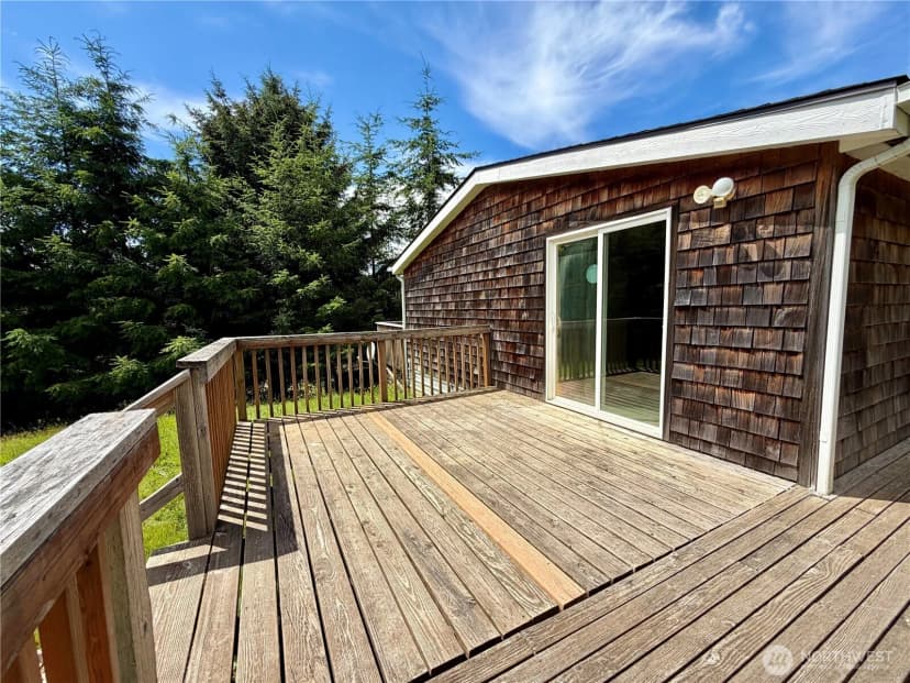 Property photo for 28 N Jacobson Road, Cathlamet photo 16