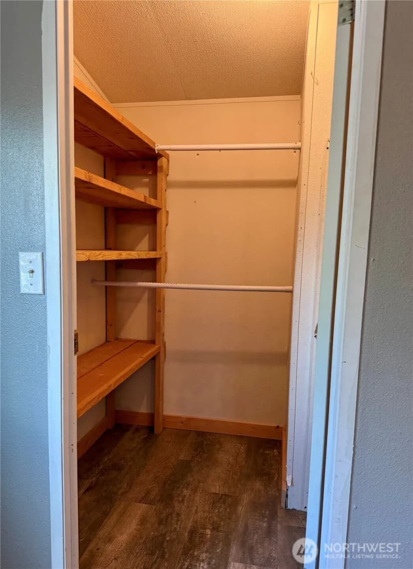 Property photo for 28 N Jacobson Road, Cathlamet photo 8