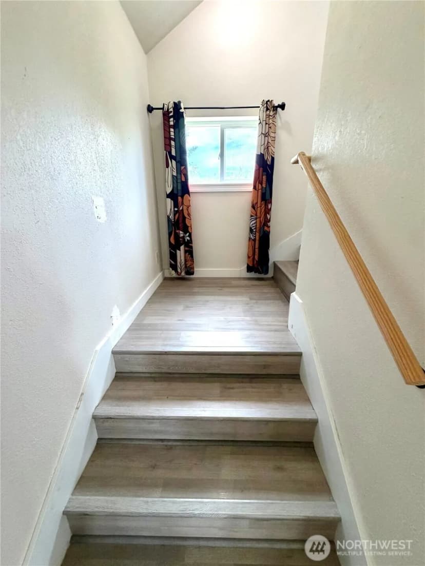 Property photo for 28 N Jacobson Road, Cathlamet photo 29