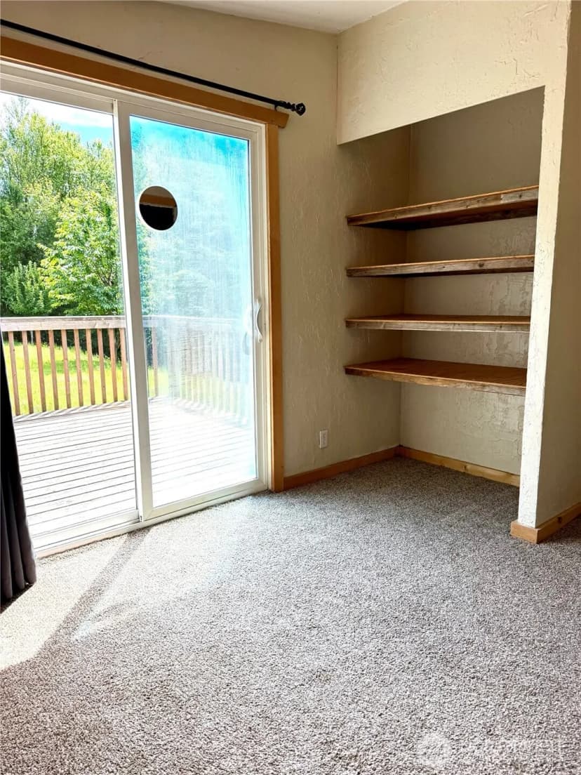 Property photo for 28 N Jacobson Road, Cathlamet photo 11