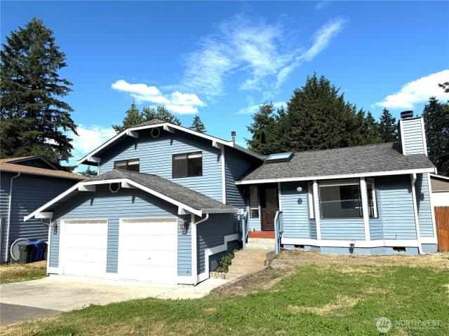 Property photo for 18604 131st Avenue Se, Renton photo 2