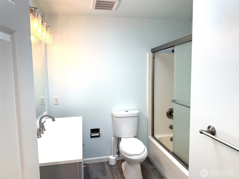 Property photo for 18604 131st Avenue Se, Renton photo 12