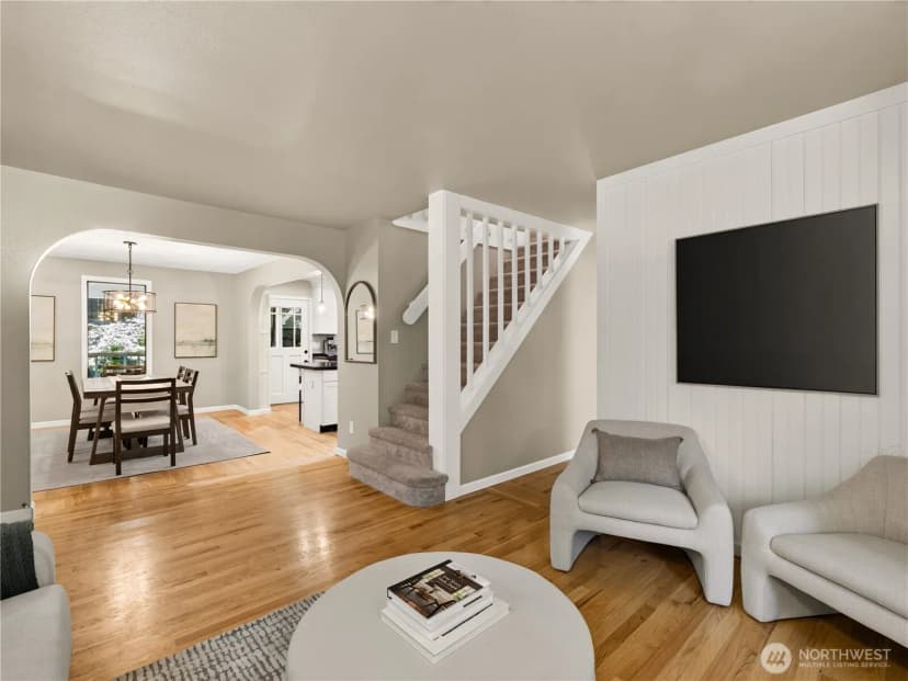 Property photo for 420 222nd Avenue Ne, Sammamish photo 3