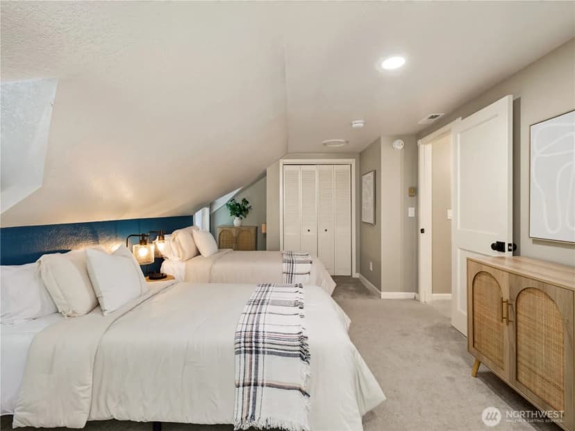 Property photo for 420 222nd Avenue Ne, Sammamish photo 24
