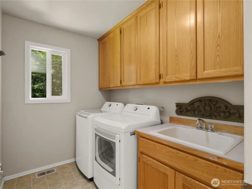 Property photo for 23420 Se 28th Court, Sammamish photo 32