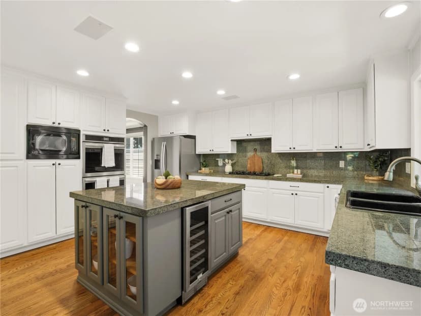 Property photo for 23420 Se 28th Court, Sammamish photo 6