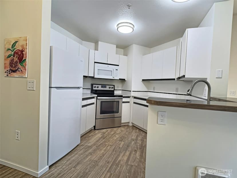 Property photo for 11130 Se 208th Street #b204, Kent photo 8