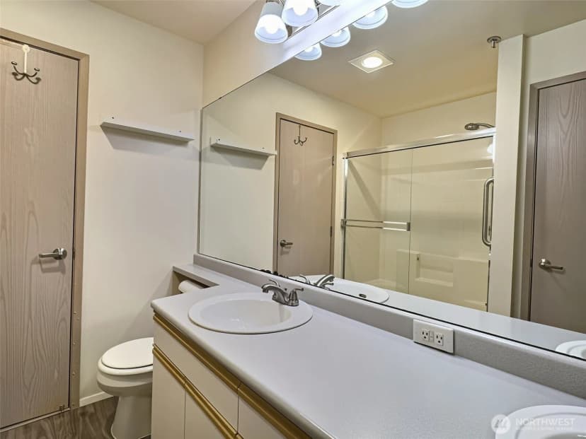 Property photo for 11130 Se 208th Street #b204, Kent photo 14