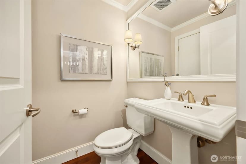 Property photo for 725 Harvard Avenue E, Seattle photo 17