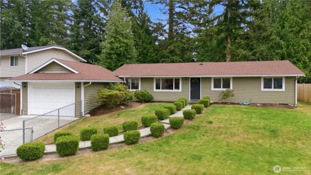 Property photo for 5713 187th Avenue E, Lake Tapps photo 2