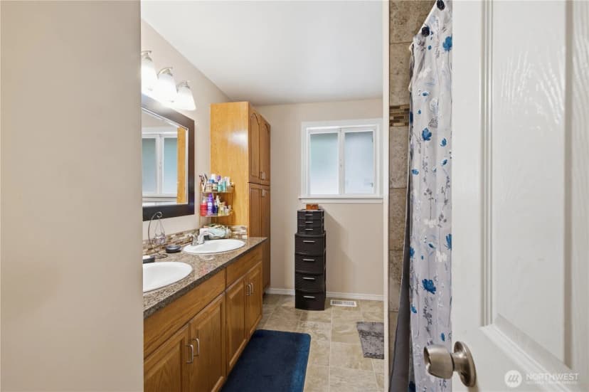 Property photo for 5713 187th Avenue E, Lake Tapps photo 14