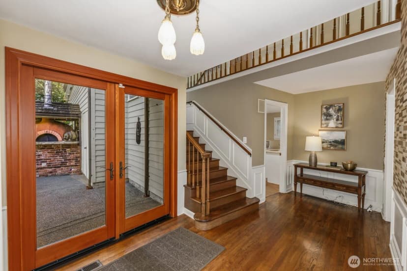 Property photo for 2109 38th Avenue E, Seattle photo 13