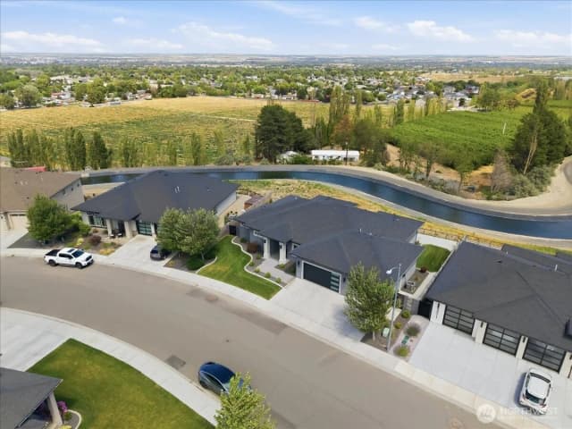 Property photo for 5483 S Kent Street, Kennewick photo 4