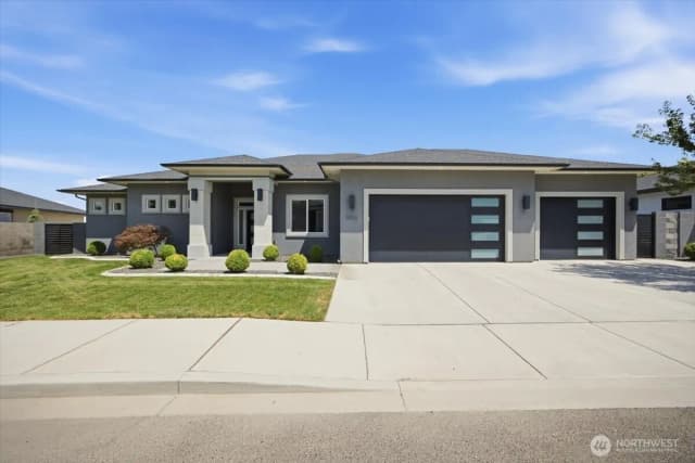 Property photo for 5483 S Kent Street, Kennewick