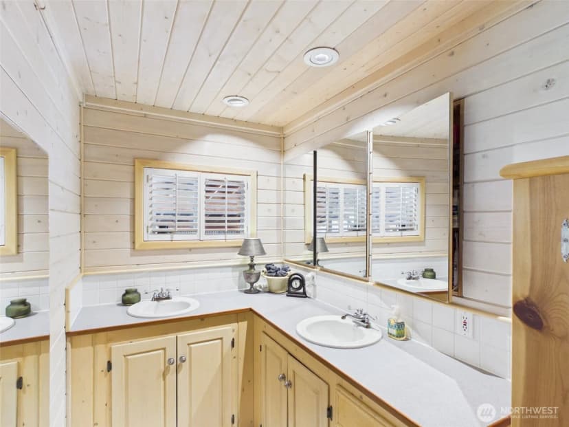 Property photo for 10 Wayland Cove Road, Republic photo 16