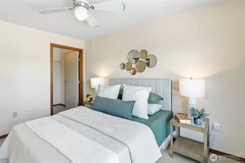 Property photo for 12334 31st Avenue Ne #202, Seattle photo 16