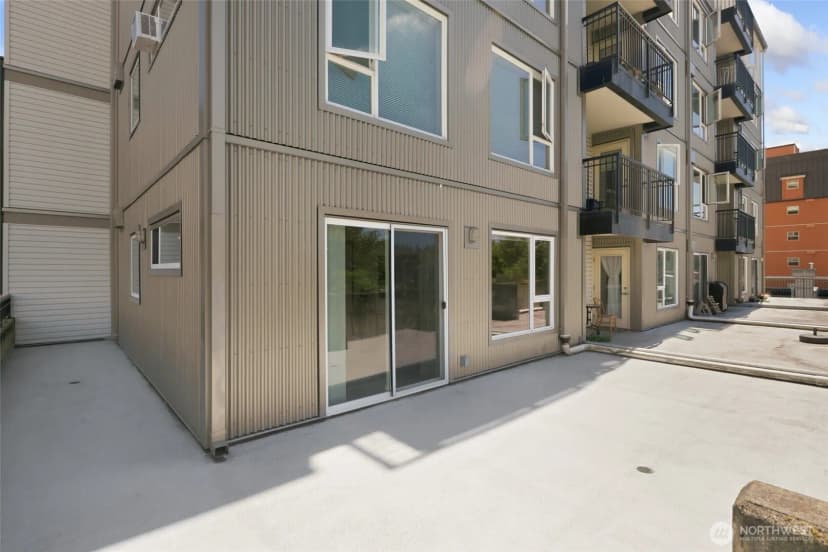 Property photo for 12334 31st Avenue Ne #202, Seattle photo 23