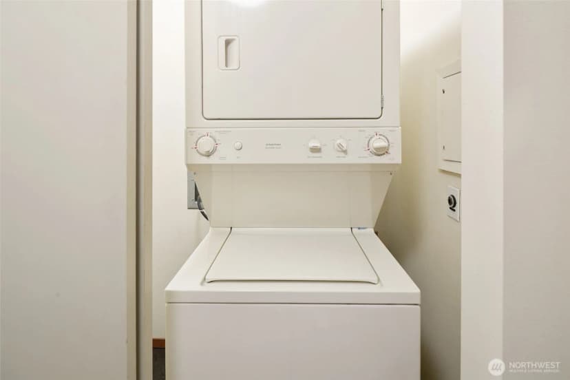 Property photo for 12334 31st Avenue Ne #202, Seattle photo 21
