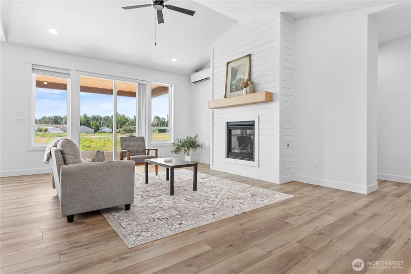 Property photo for 317 W 3rd Street, Everson photo 8