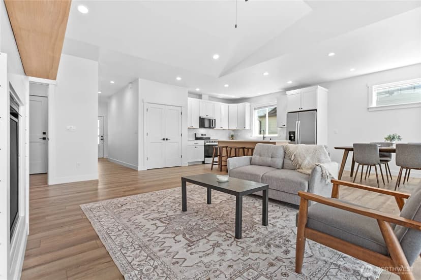 Property photo for 317 W 3rd Street, Everson photo 9