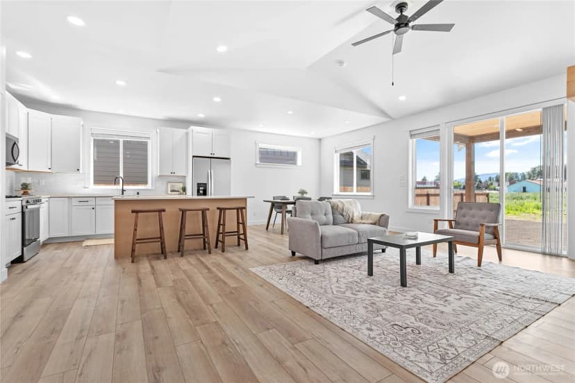 Property photo for 317 W 3rd Street, Everson photo 6