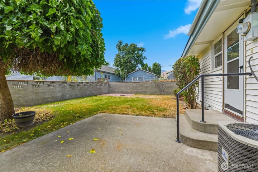 Property photo for 1325 9th Street, Wenatchee photo 10
