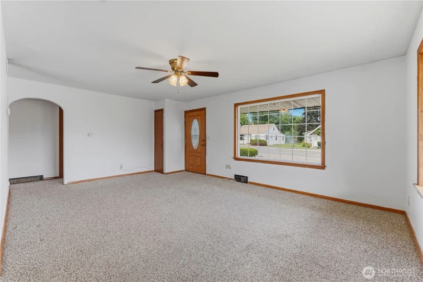 Property photo for 1325 9th Street, Wenatchee photo 4