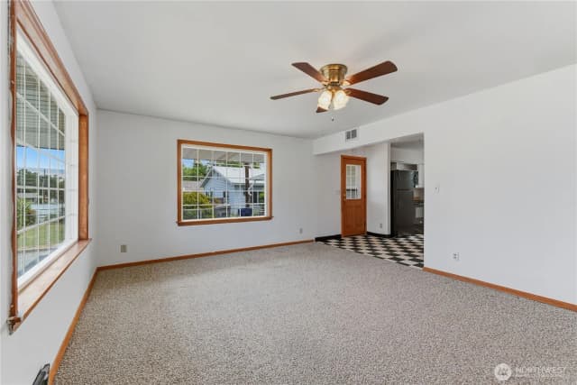 Property photo for 1325 9th Street, Wenatchee photo 5