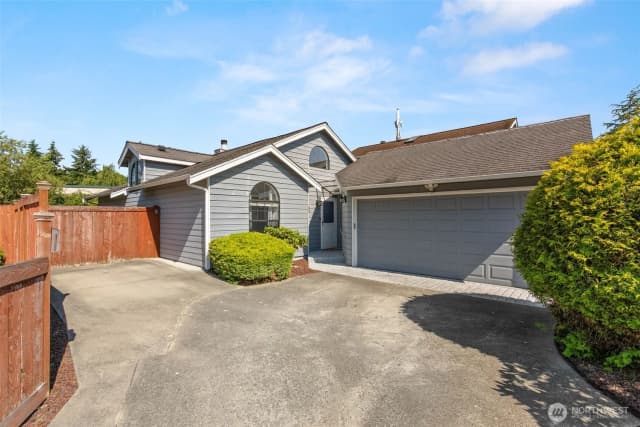 Property photo for 7612 Colony Court Ne, Bremerton photo 3