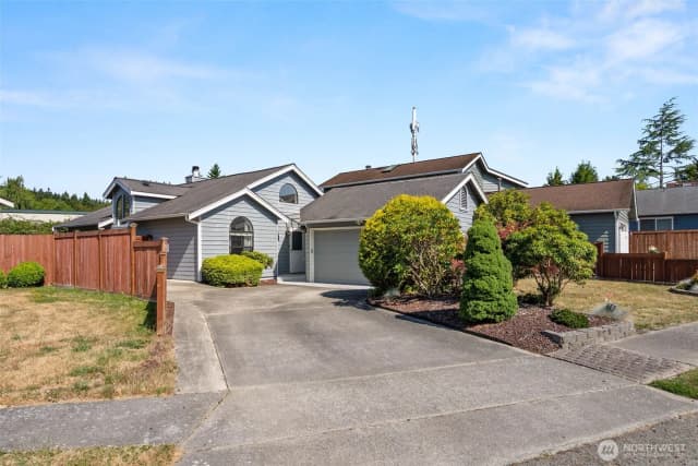 Property photo for 7612 Colony Court Ne, Bremerton photo 2