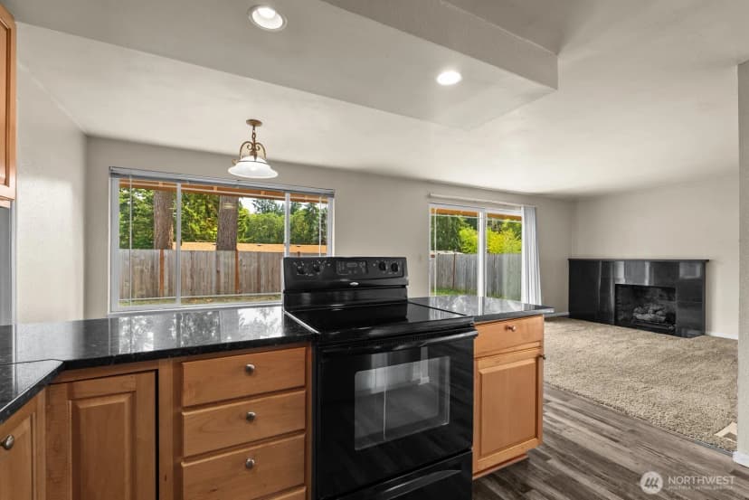 Property photo for 9824 Onyx Drive Sw, Lakewood photo 11