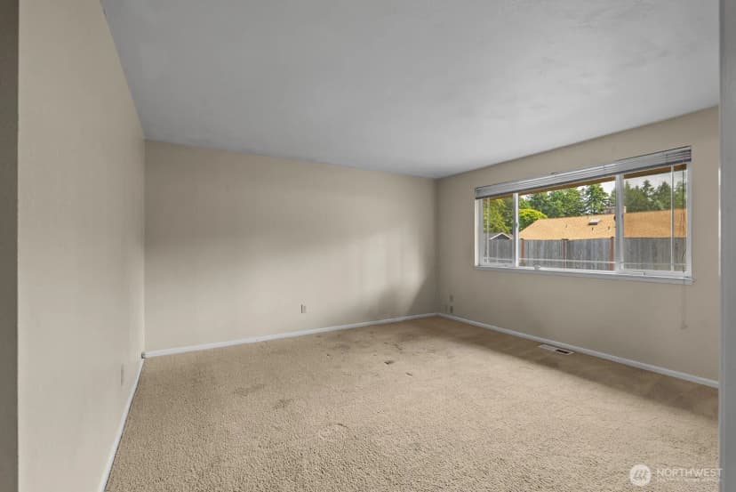 Property photo for 9824 Onyx Drive Sw, Lakewood photo 19