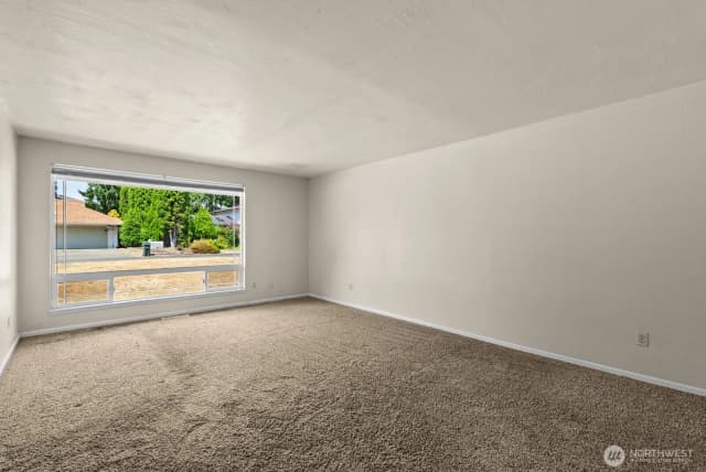 Property photo for 9824 Onyx Drive Sw, Lakewood photo 4
