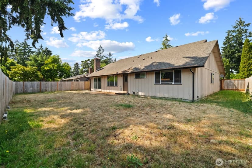 Property photo for 9824 Onyx Drive Sw, Lakewood photo 36