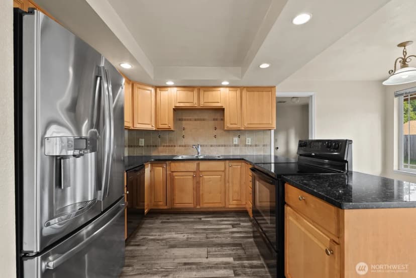 Property photo for 9824 Onyx Drive Sw, Lakewood photo 8