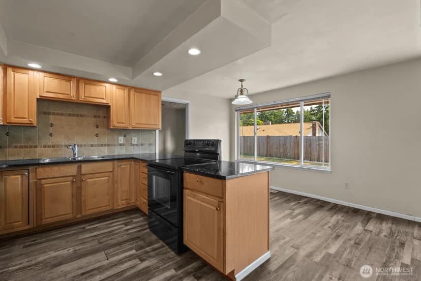 Property photo for 9824 Onyx Drive Sw, Lakewood photo 9
