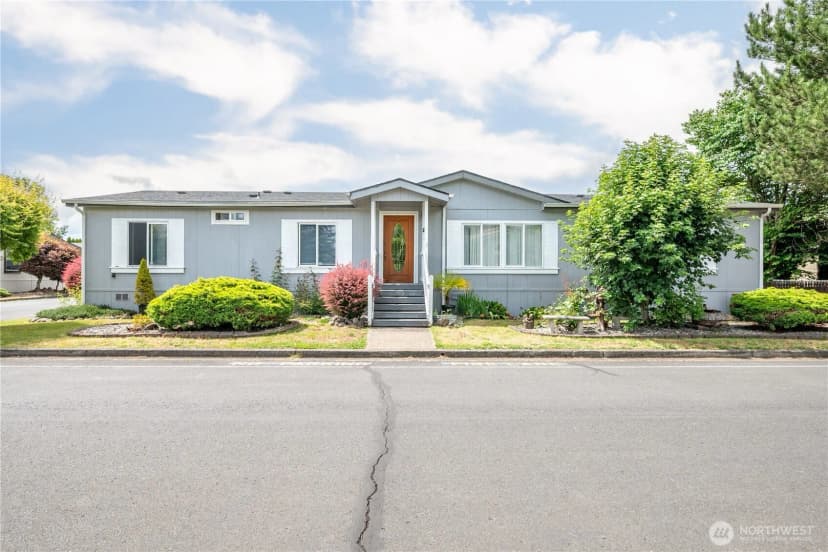 Property photo for 600 Egret Lane, Longview photo 2