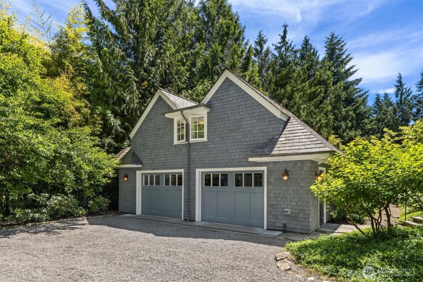 Property photo for 8106 Overlake Drive W, Medina photo 20