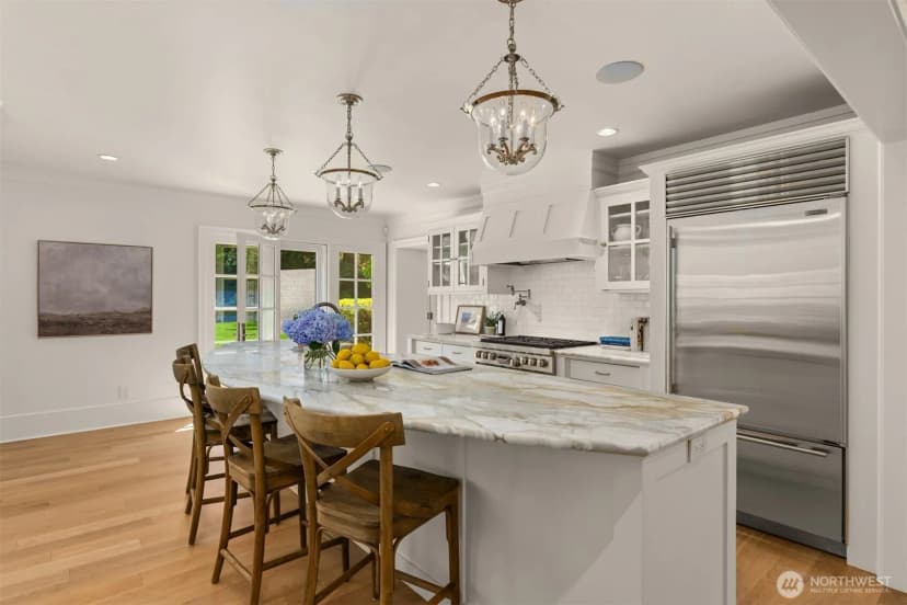 Property photo for 8106 Overlake Drive W, Medina photo 8