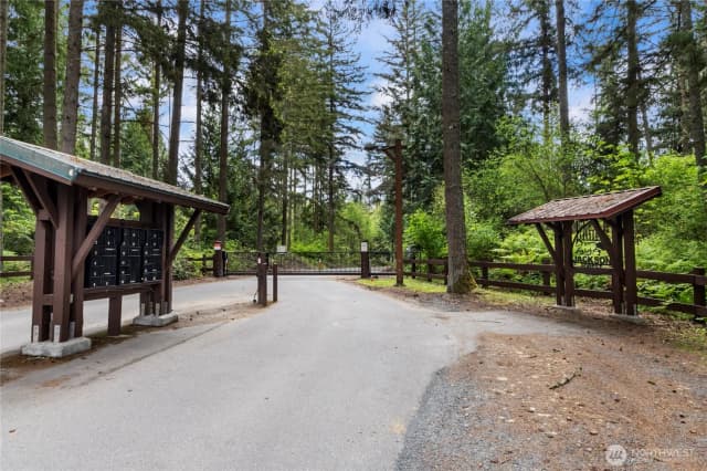 Property photo for 38922 Madrona Drive E, Roy photo 3