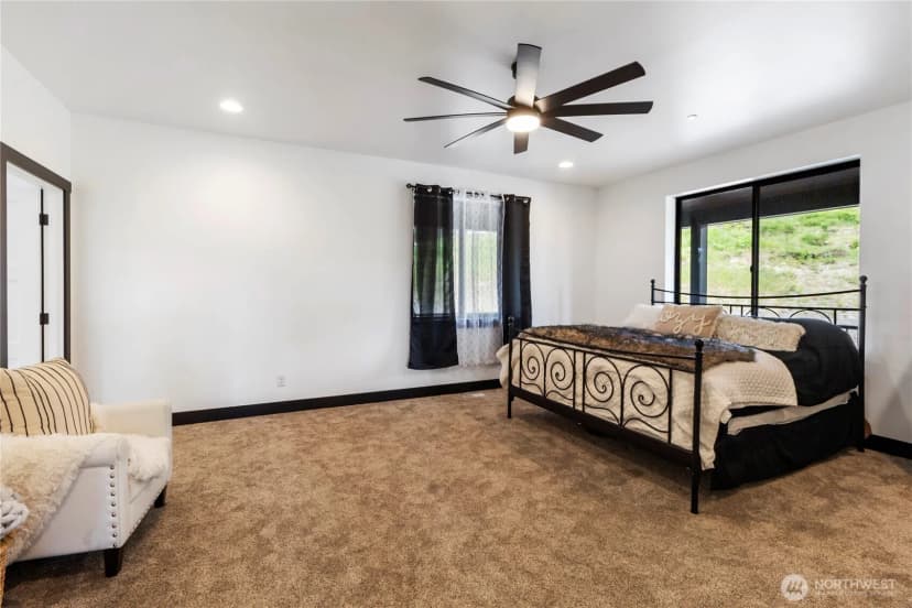 Property photo for 38922 Madrona Drive E, Roy photo 12