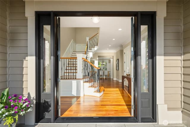 Property photo for 1764 Harrison Way Ne, Issaquah photo 2