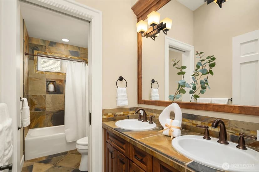 Property photo for 1764 Harrison Way Ne, Issaquah photo 30